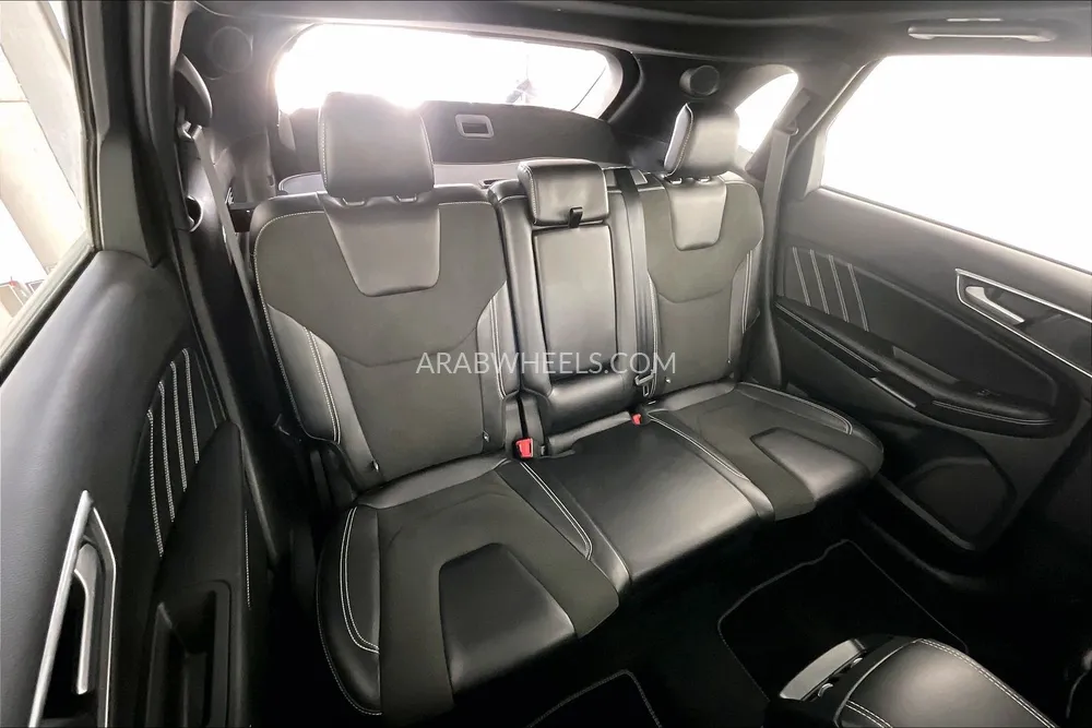 Ford Edge 2023 for Sale in Sharjah Image-28