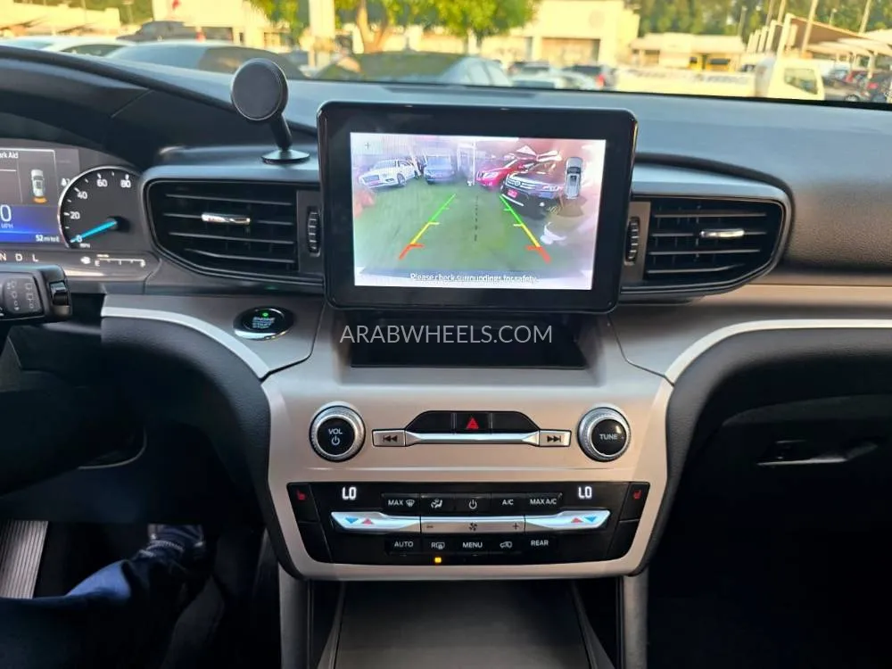 Ford Explorer 2021 for Sale in Sharjah Image-4