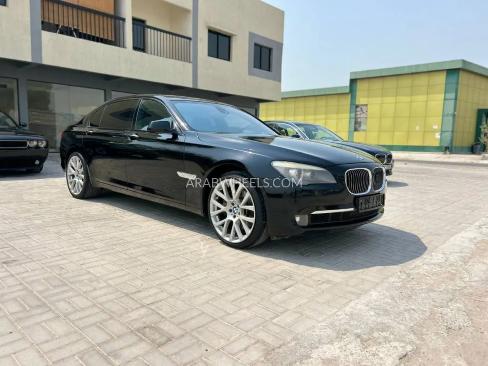 بي إم دبليو الفئة السابعة 2011 for Sale in رأس الخيمة Image-1