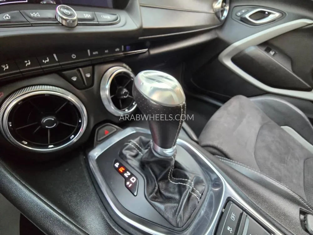 Chevrolet Camaro 2022 for Sale in Sharjah Image-9