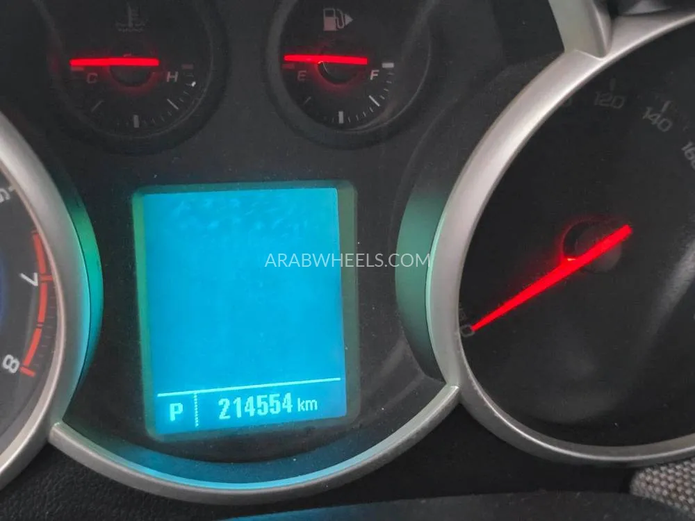 Chevrolet Cruze 2015 for Sale in Sharjah Image-6