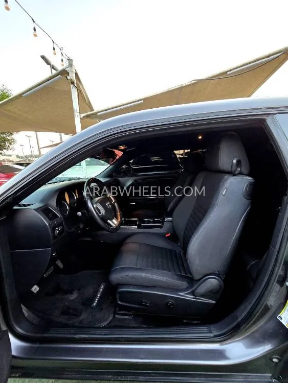 Dodge Challenger 2014 for Sale in Sharjah Image-4