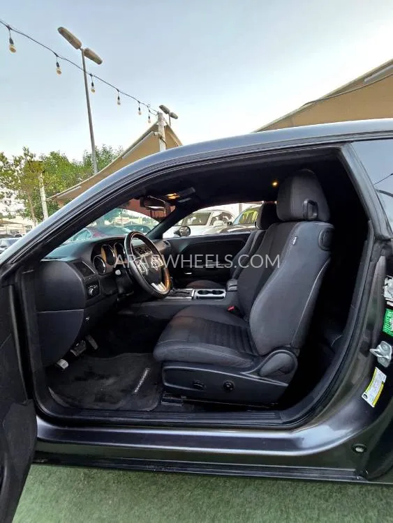 Dodge Challenger 2014 for Sale in Sharjah Image-32