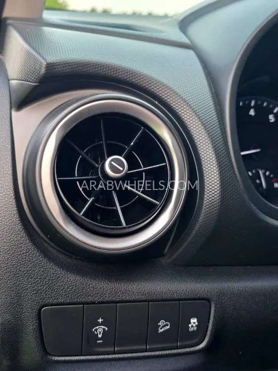 Hyundai Kona 2023 for Sale in Sharjah Image-2