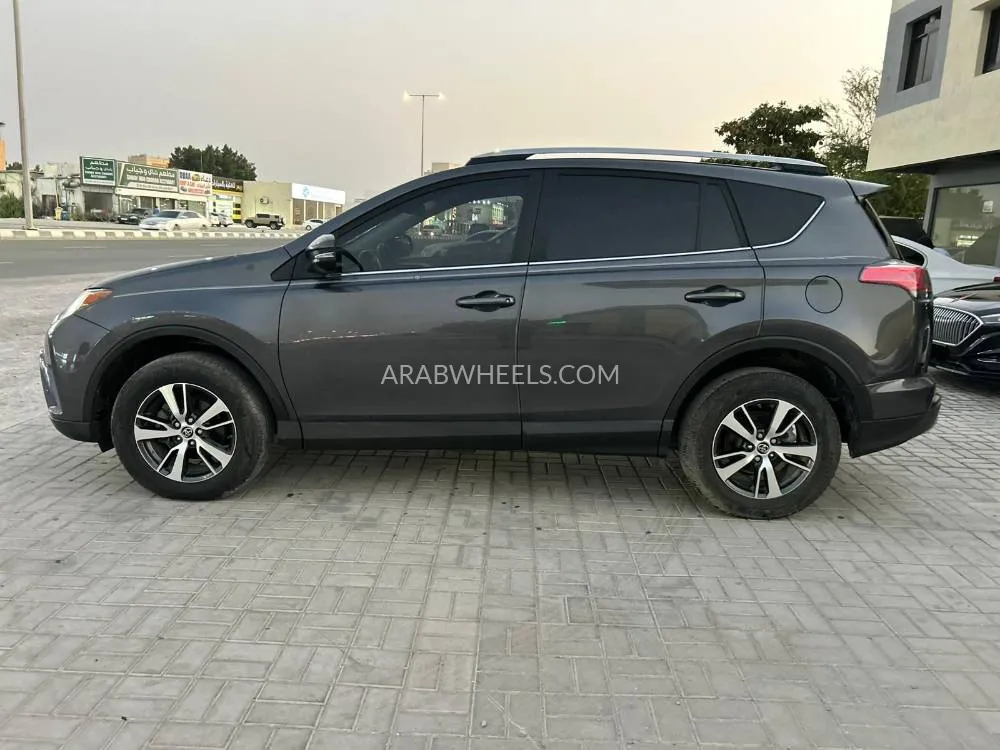 Toyota Rav4 2018 for Sale in Ras Al Khaimah Image-2