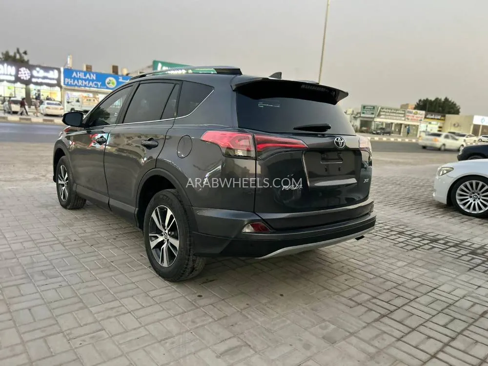 Toyota Rav4 2018 for Sale in Ras Al Khaimah Image-3