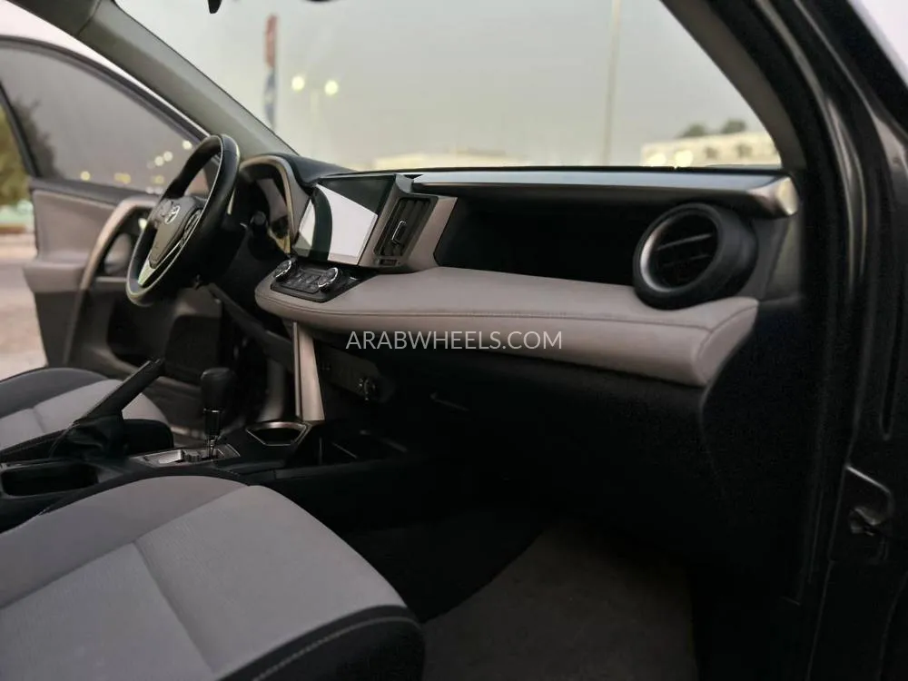 Toyota Rav4 2018 for Sale in Ras Al Khaimah Image-17