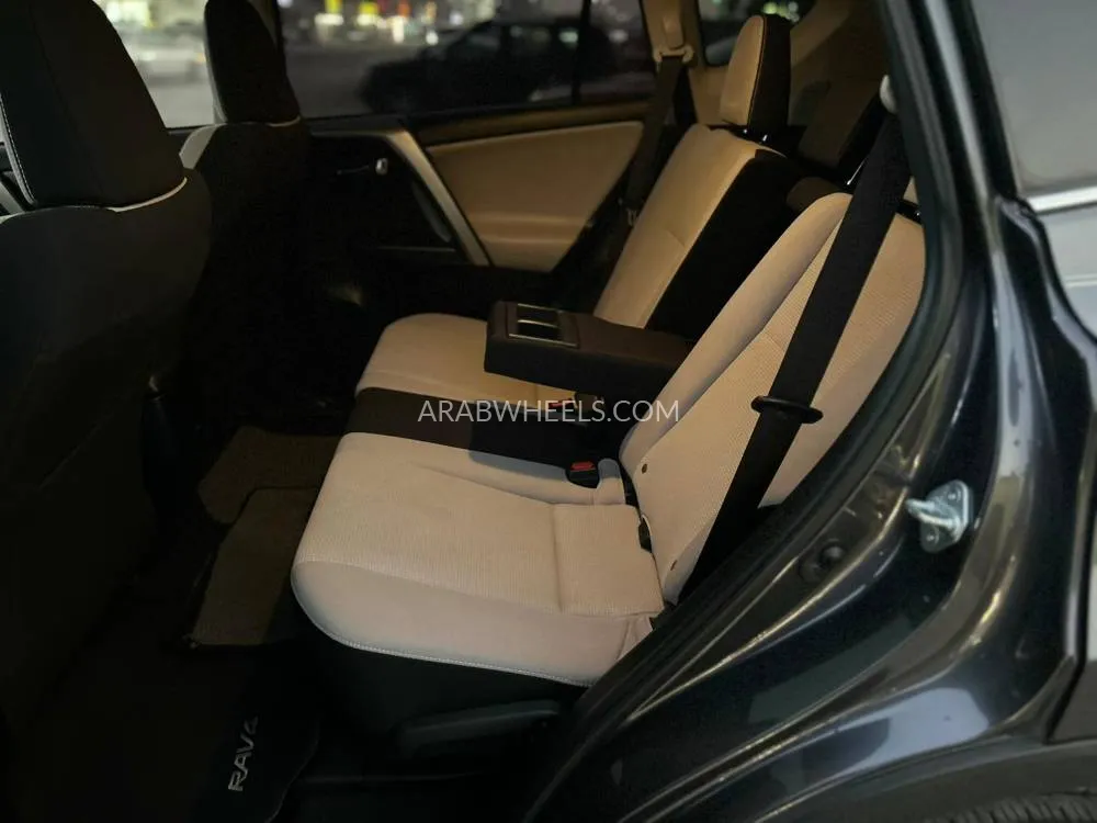 Toyota Rav4 2018 for Sale in Ras Al Khaimah Image-18