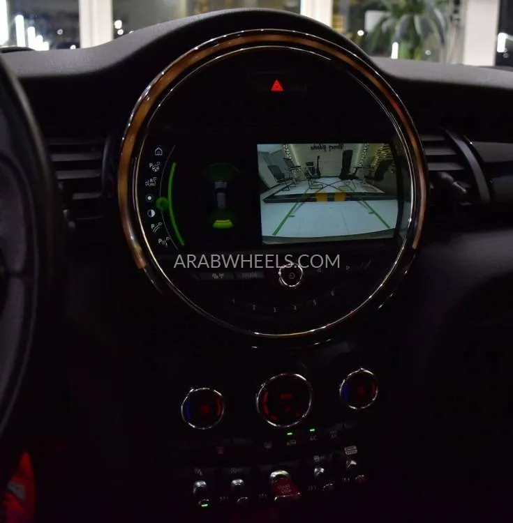 Mini Cooper 2019 for Sale in Dubai Image-16