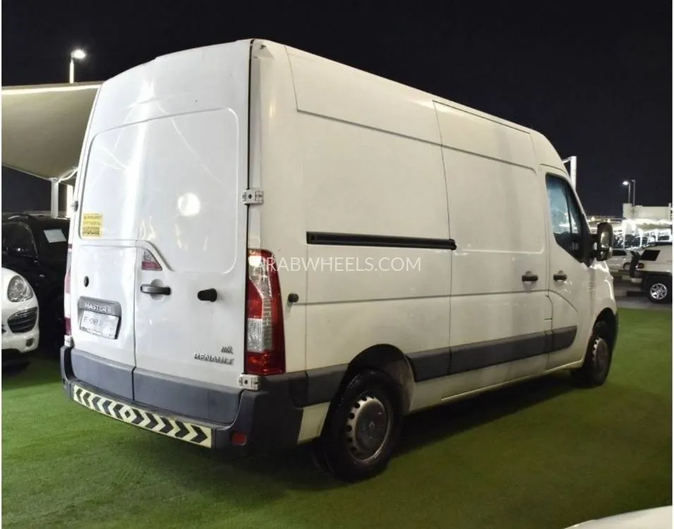 Renault Master 2020 for Sale in Dubai Image-5