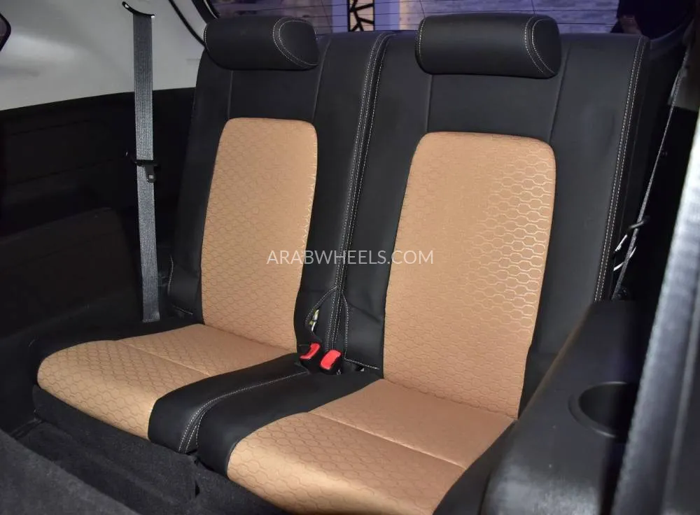 Chevrolet Captiva 2017 for Sale in Dubai Image-16