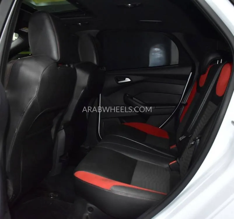 Ford Focus 2017 for Sale in Dubai Image-16