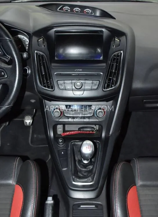 Ford Focus 2017 for Sale in Dubai Image-15