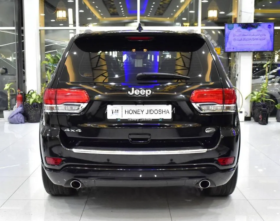 Jeep Cherokee 2018 for Sale in Dubai Image-5