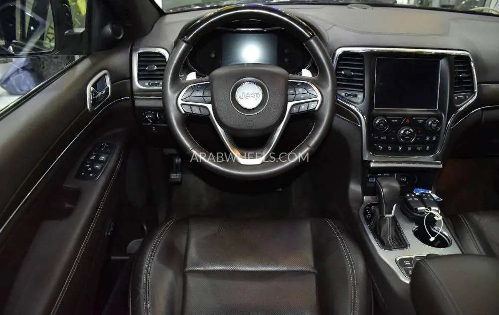 Jeep Cherokee 2018 for Sale in Dubai Image-12