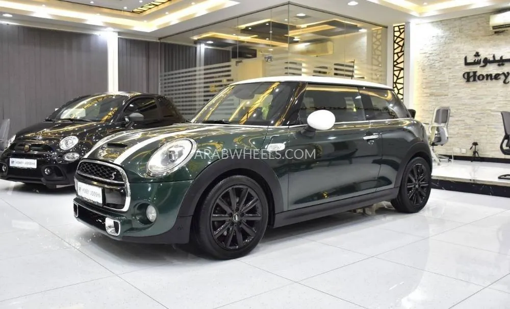 Mini Cooper 2018 for Sale in Dubai Image-3
