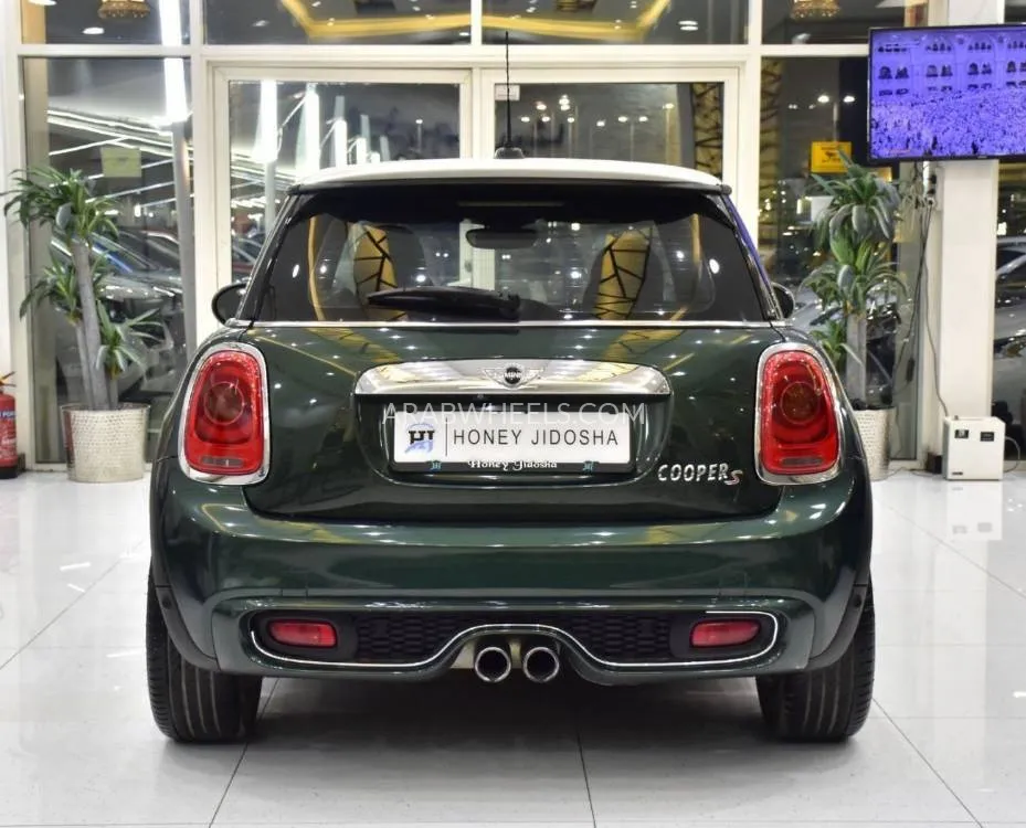 Mini Cooper 2018 for Sale in Dubai Image-5