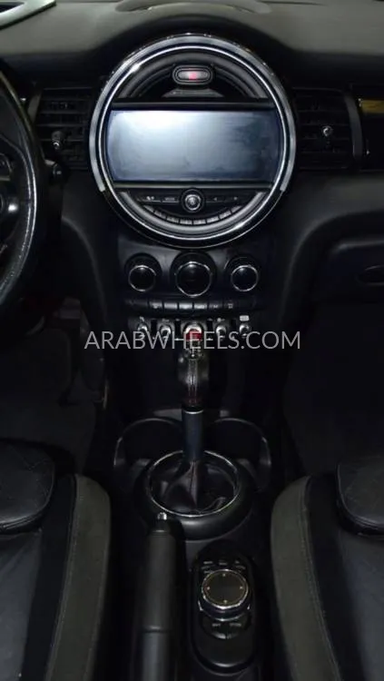 Mini Cooper 2018 for Sale in Dubai Image-17
