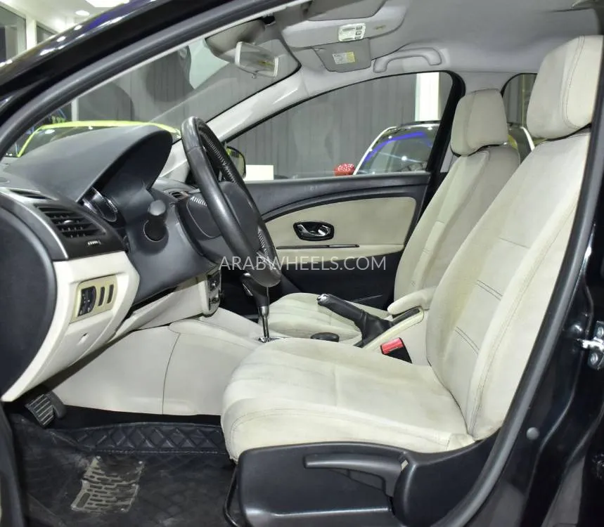 Renault Megane 2015 for Sale in Dubai Image-10