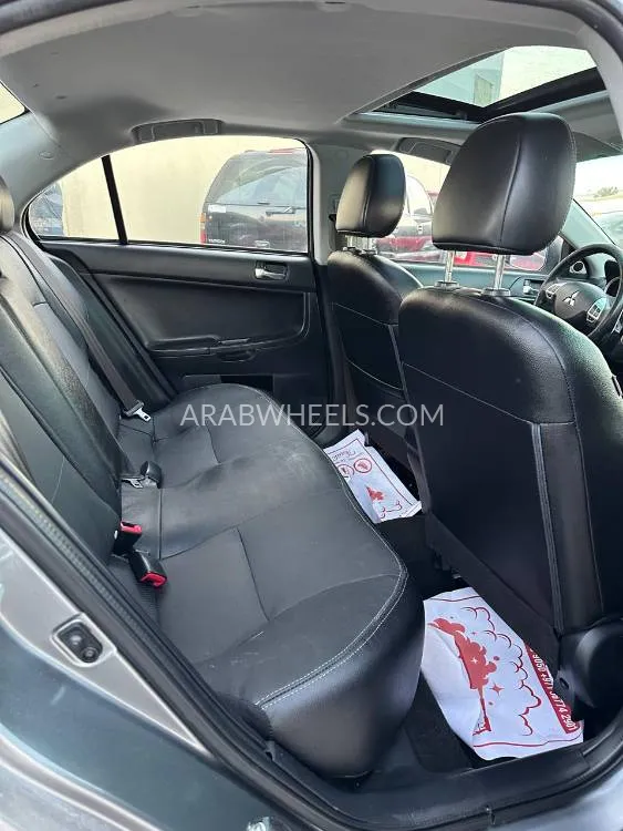 Mitsubishi Lancer 2016 for Sale in Sharjah Image-7
