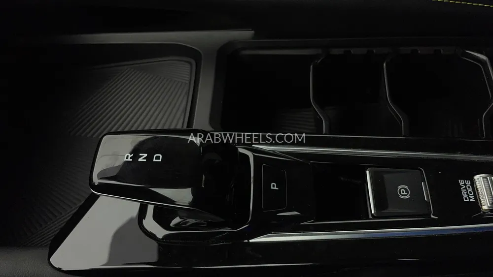 Geely Coolray 2025 for Sale in Dubai Image-18