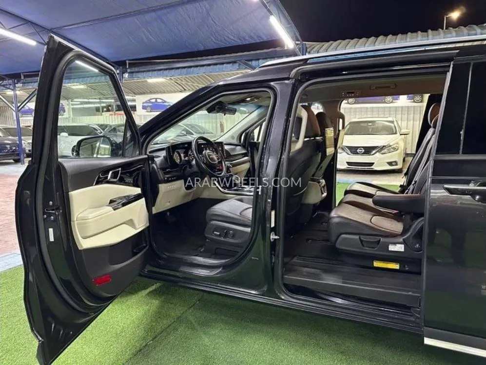 Kia Carnival 2021 for Sale in Ajman Image-13
