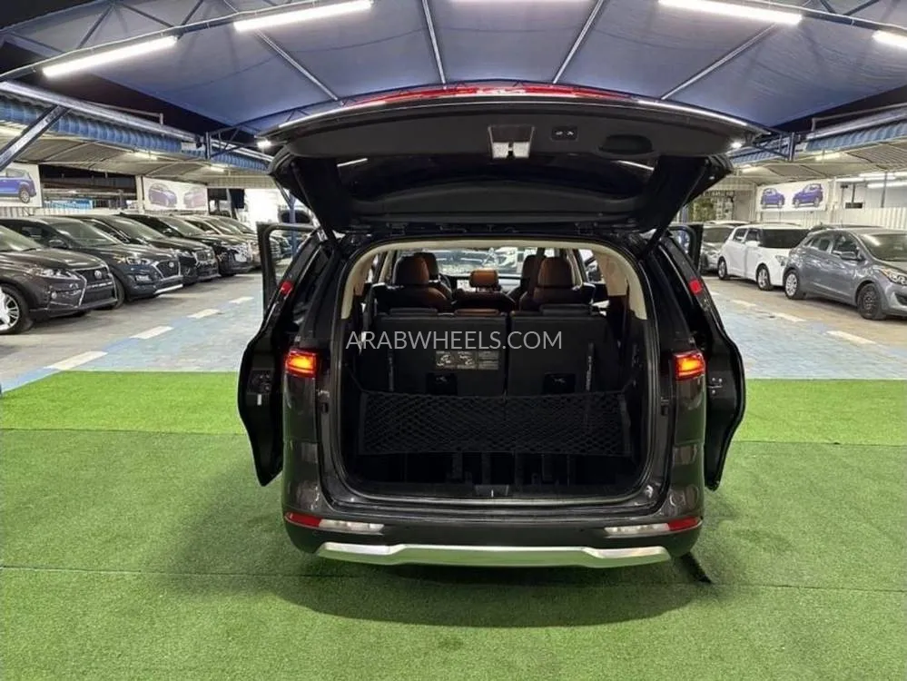 Kia Carnival 2021 for Sale in Ajman Image-16