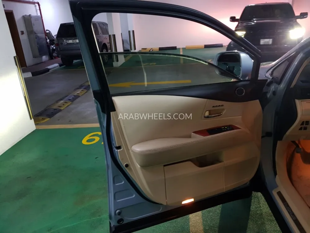 Lexus RX 2012 for Sale in Dubai Image-23