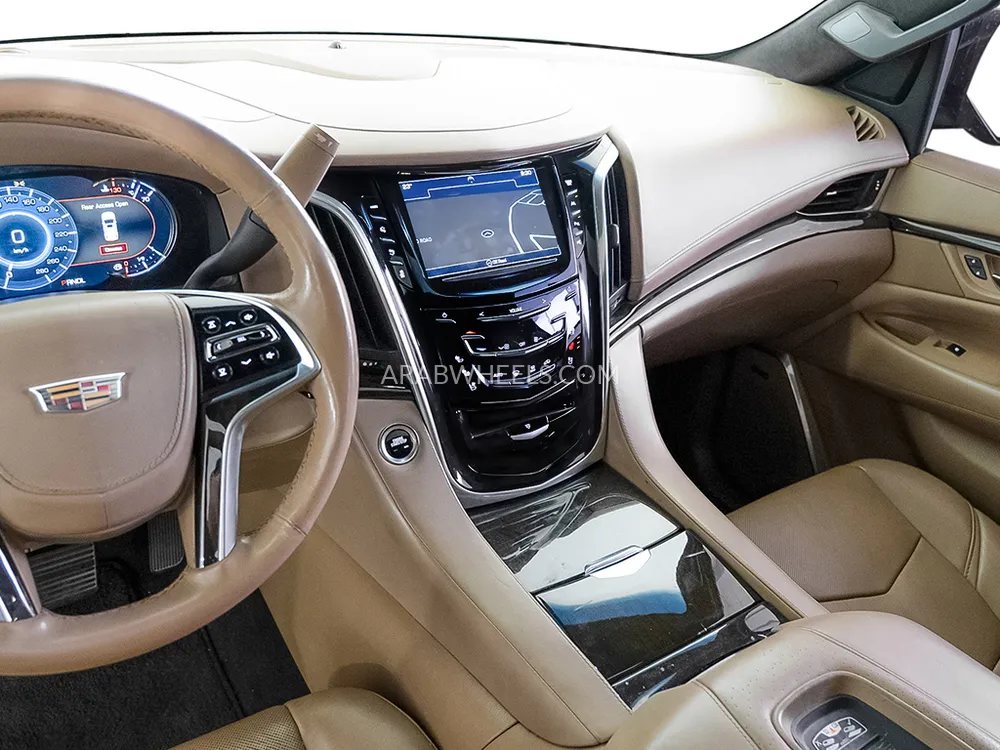 كاديلاك إسكاليد 2019 for Sale in دبي Image-9