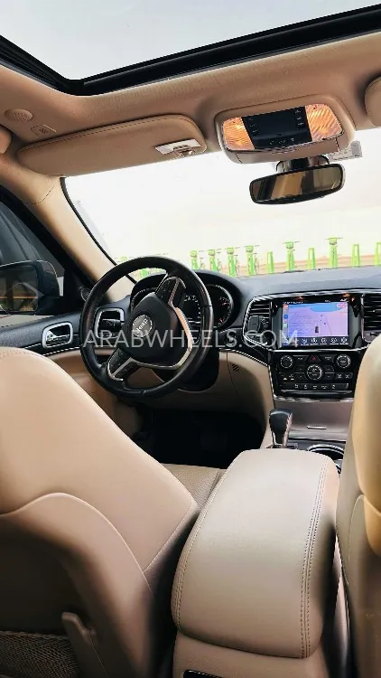 Jeep Grand Cherokee 2020 for Sale in Dubai Image-7