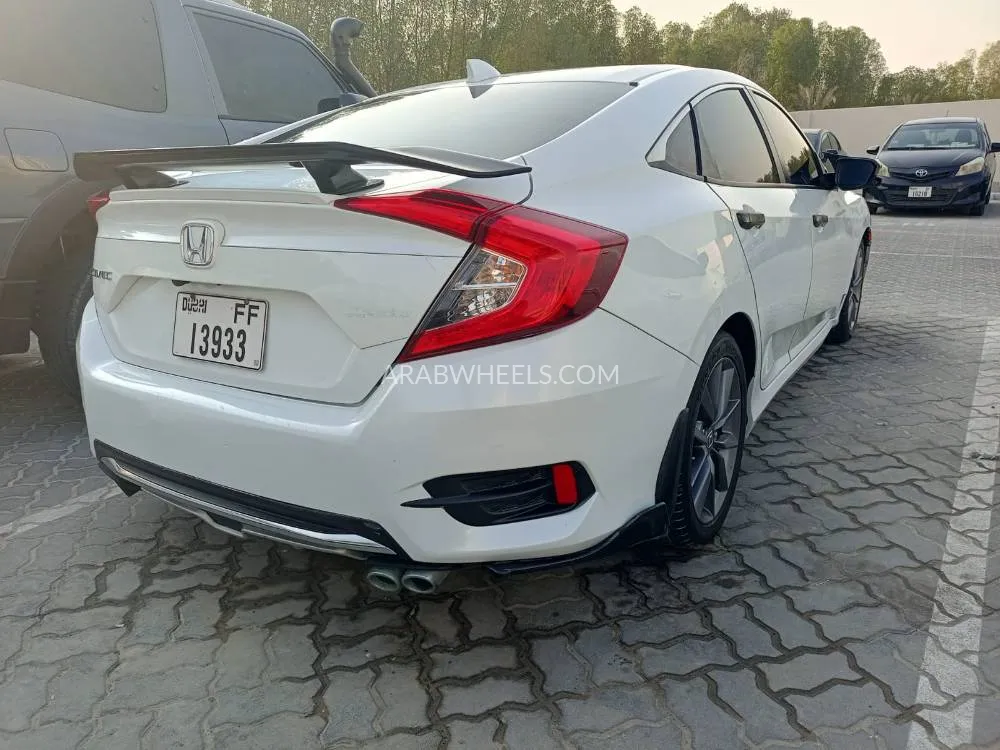 Honda Civic 2019 for Sale in Dubai Image-3