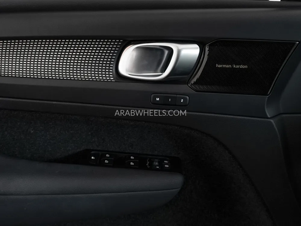 Volvo XC40 2022 for Sale in Dubai Image-11