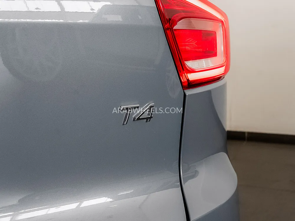 Volvo XC40 2022 for Sale in Dubai Image-15