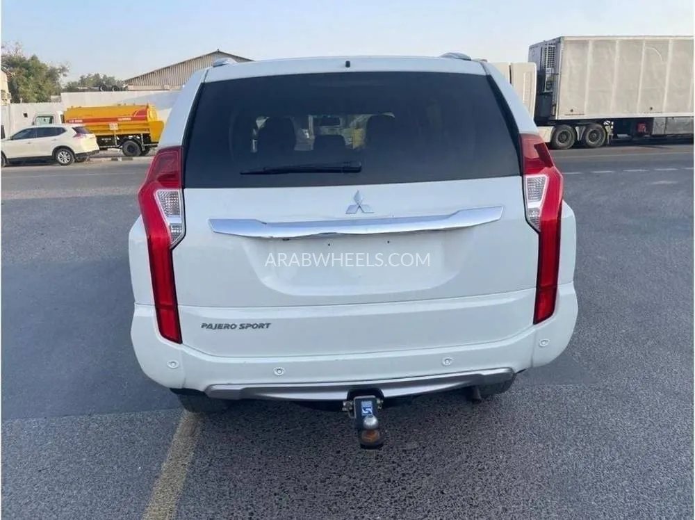 ميتسوبيشي باجيرو 2017 for Sale in دبي Image-7