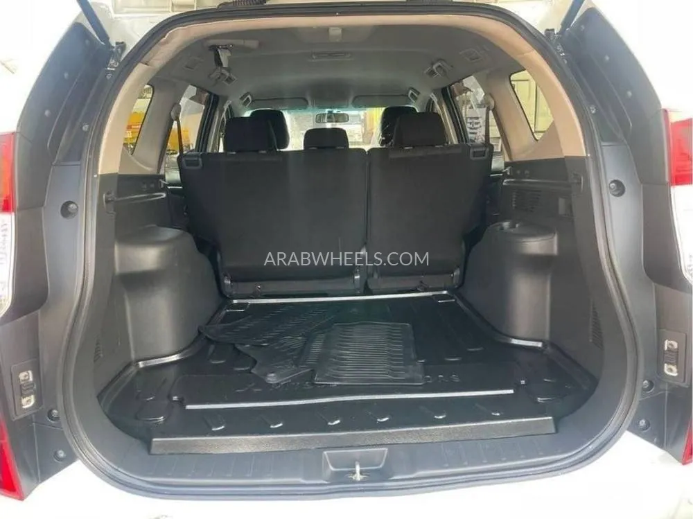 ميتسوبيشي باجيرو 2017 for Sale in دبي Image-24