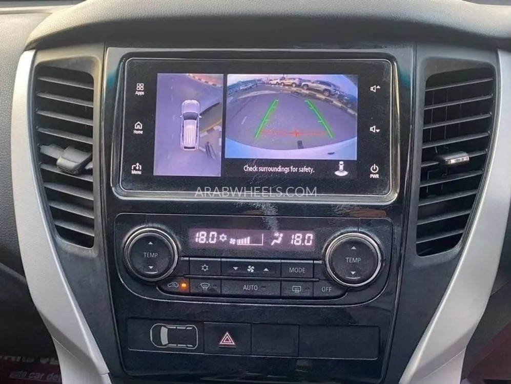 ميتسوبيشي باجيرو 2017 for Sale in دبي Image-11