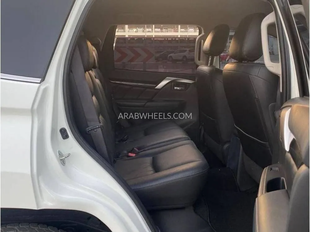 ميتسوبيشي باجيرو 2017 for Sale in دبي Image-16