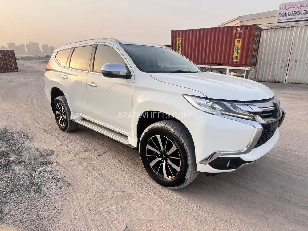 ميتسوبيشي باجيرو 2018 for Sale in دبي Image-2