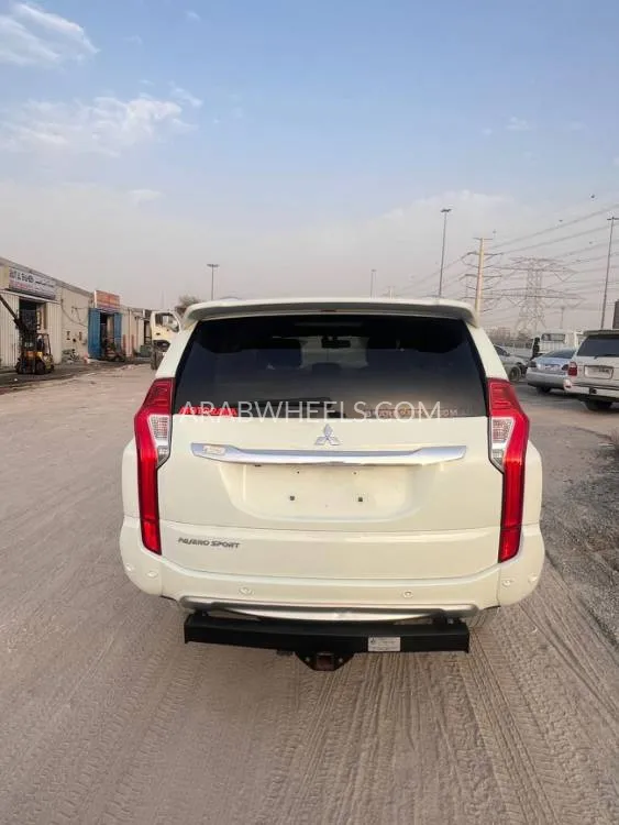 ميتسوبيشي باجيرو 2018 for Sale in دبي Image-6