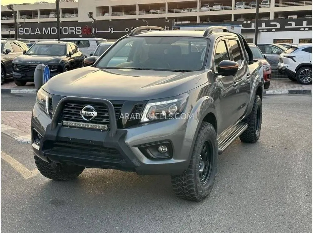 Nissan Navara 2019 for Sale in Dubai Image-2