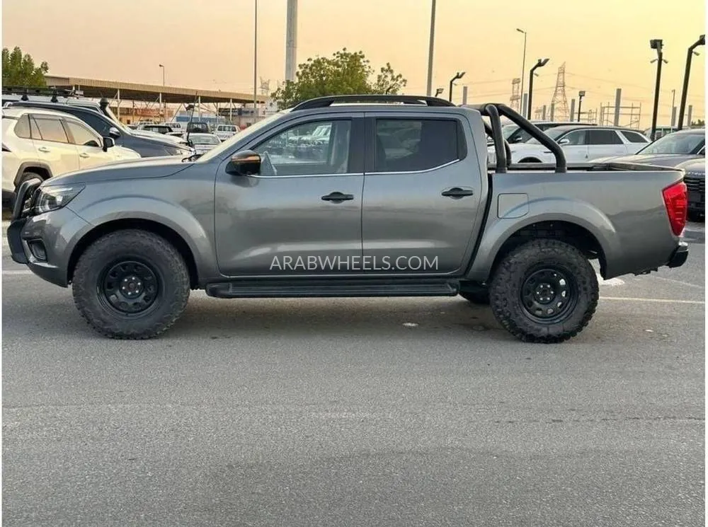 Nissan Navara 2019 for Sale in Dubai Image-5