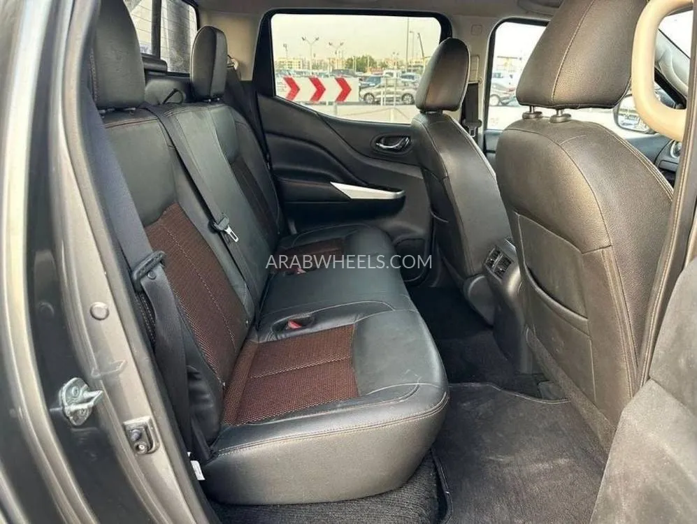 Nissan Navara 2019 for Sale in Dubai Image-17