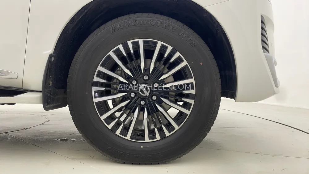 Nissan Patrol 2022 for Sale in Dubai Image-10