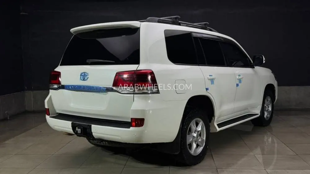 Toyota Land Cruiser 2016 for Sale in Dubai Image-5