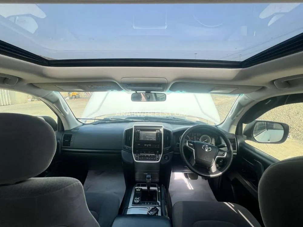 Toyota Land Cruiser 2017 for Sale in Dubai Image-20