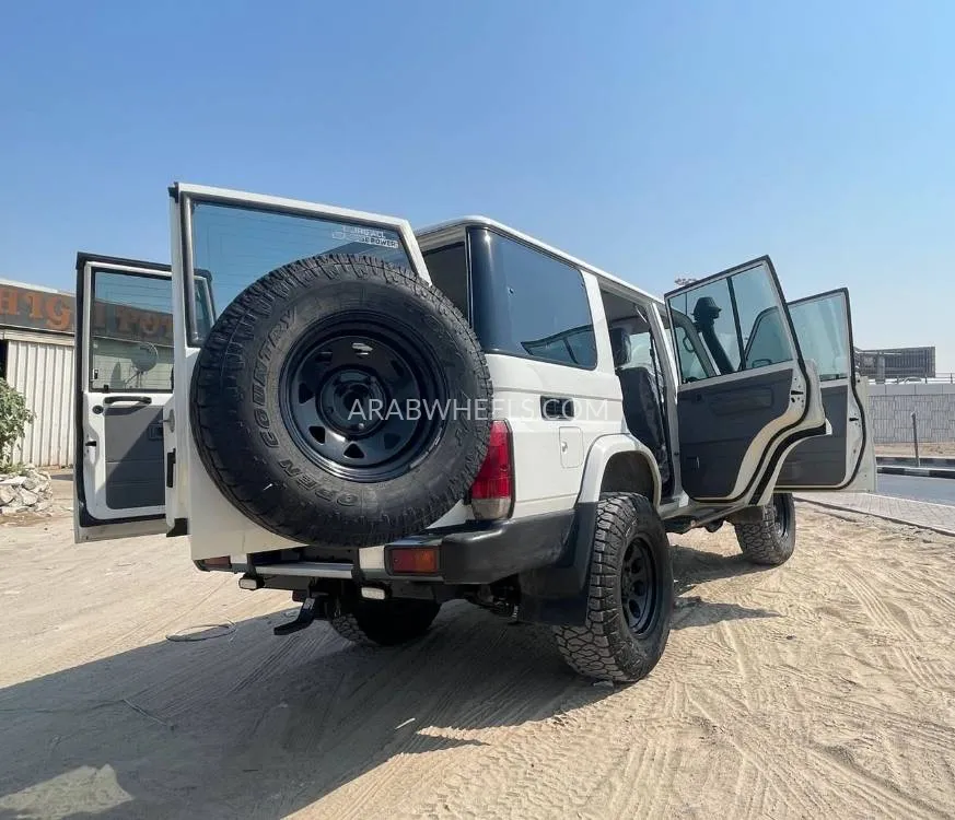 Toyota Land Cruiser 2020 for Sale in Dubai Image-9