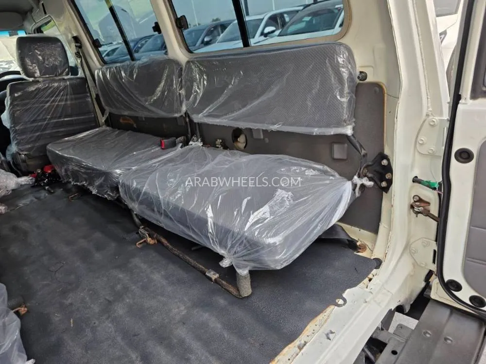 Toyota Land Cruiser 70 Series 2014 for Sale in Dubai Image-17