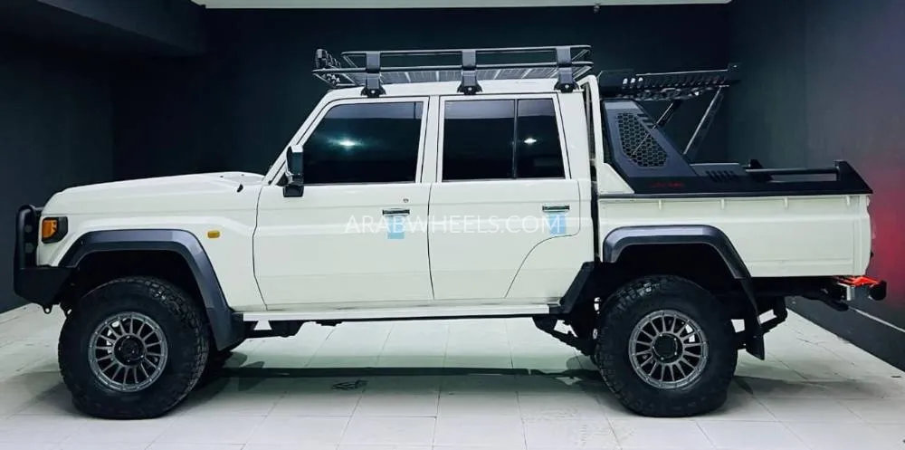 Toyota Land Cruiser 70 Series 2019 for Sale in Dubai Image-7