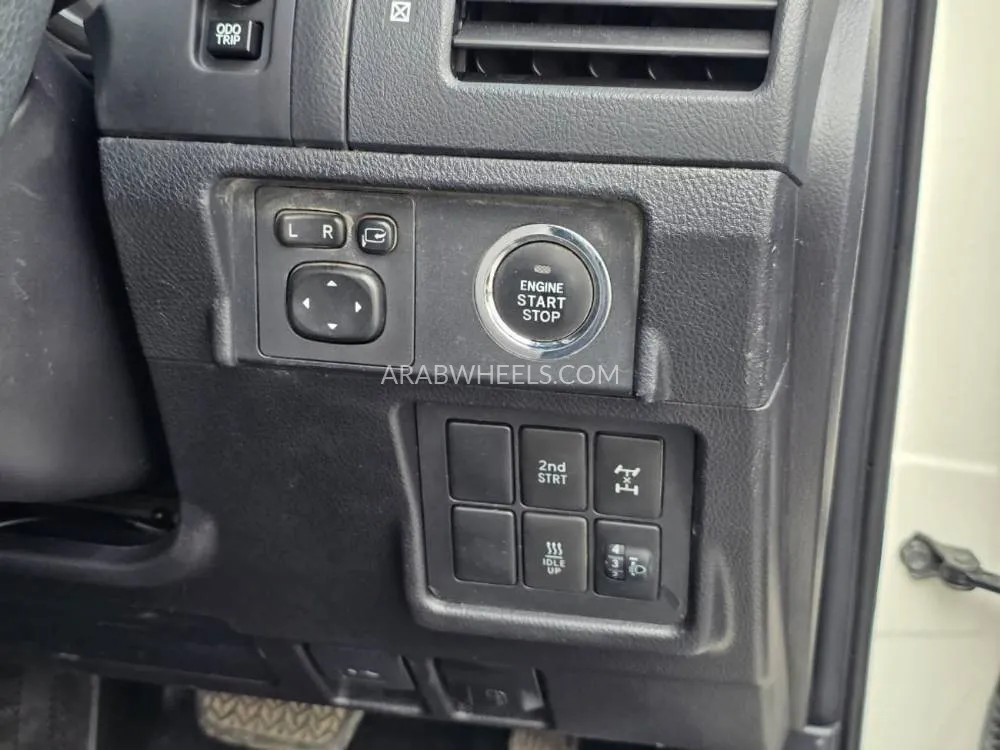 Toyota Land Cruiser Prado 2015 for Sale in Dubai Image-19