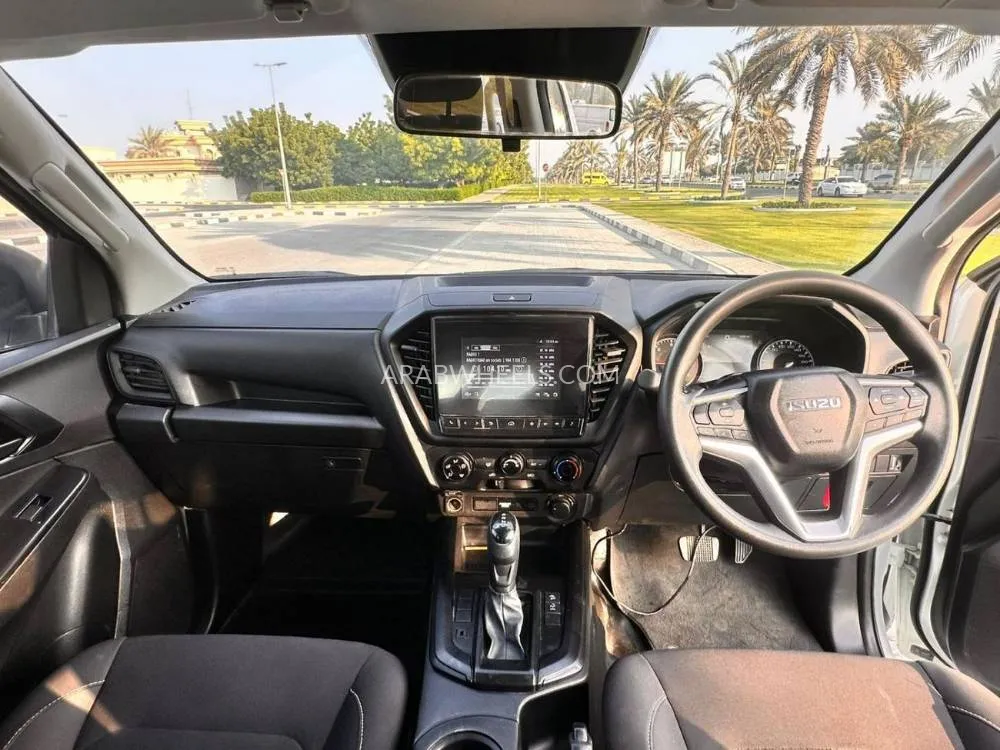 Isuzu DMax 2021 for Sale in Dubai Image-9